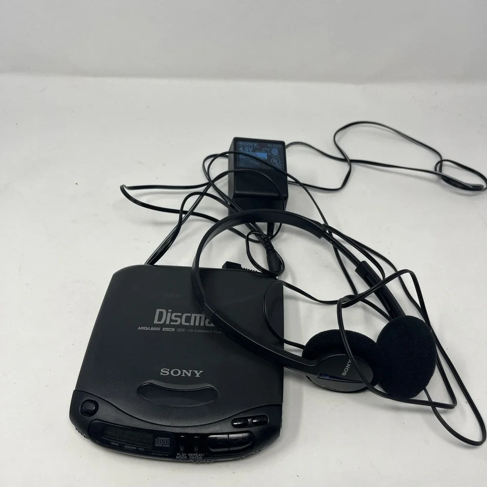 Vintage Sony Discman D-141 Portable CD Player w/ AC Adapter + Headphones MDR-210